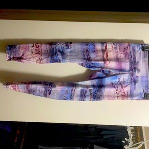 Lululemon size 6 leggings. Never worn. 7/8 length.